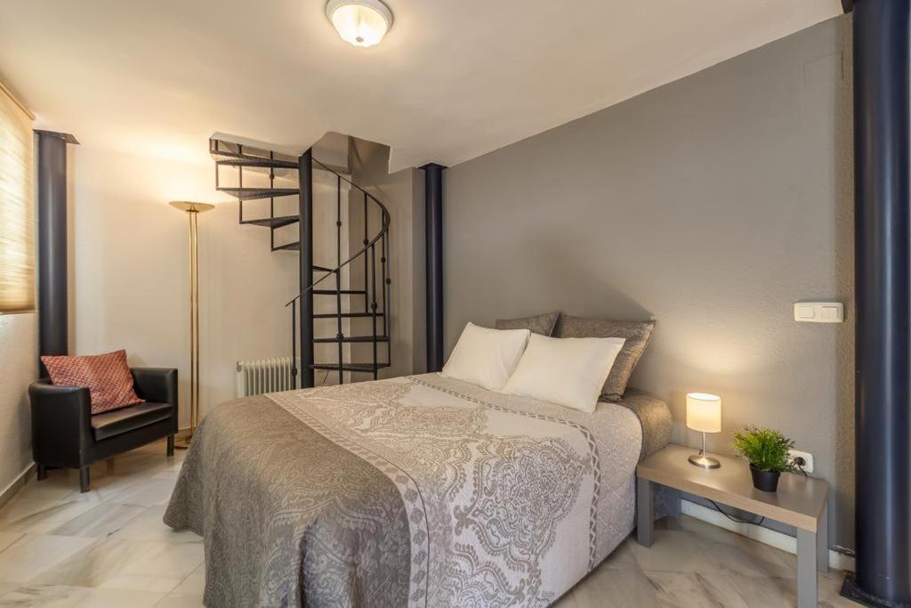 Gavidia Center Premium Suites, Free Parking Seville Exterior photo